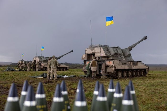 U.K. Promises Ukraine Extra Howitzers