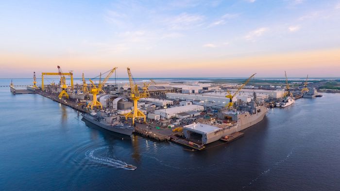 US Navy Awards Contract For Building Destroyers To HII