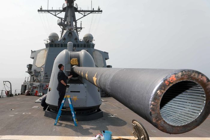 US Navy Extends Gun Contract With BAE Systems