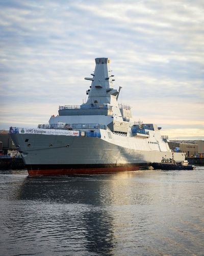 BAE Systems Installs A Mk 45 Gun On The HMS Glasgow