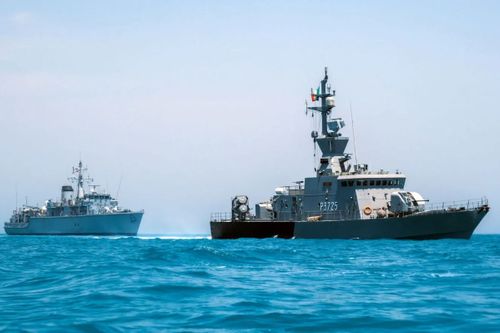 Royal Navy Minehunter Joins SOLAS Drill In Persian Gulf