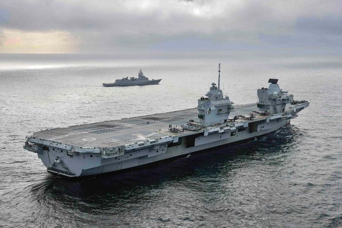 HMS Queen Elizabeth’s autumn deployment ramps up with intensive flying operations