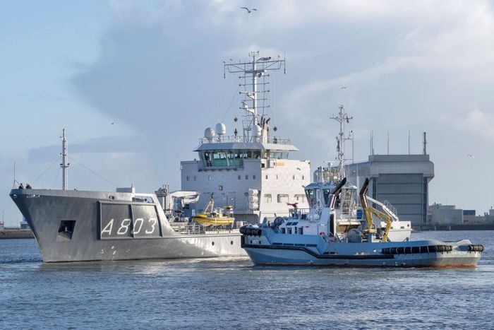 Dutch Ship Takes On NATO Flagship Mine Role