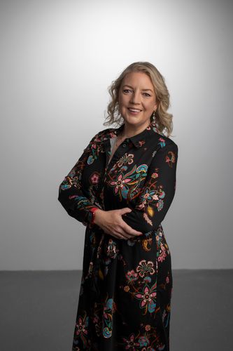 Claer Barrett - Financial Times 