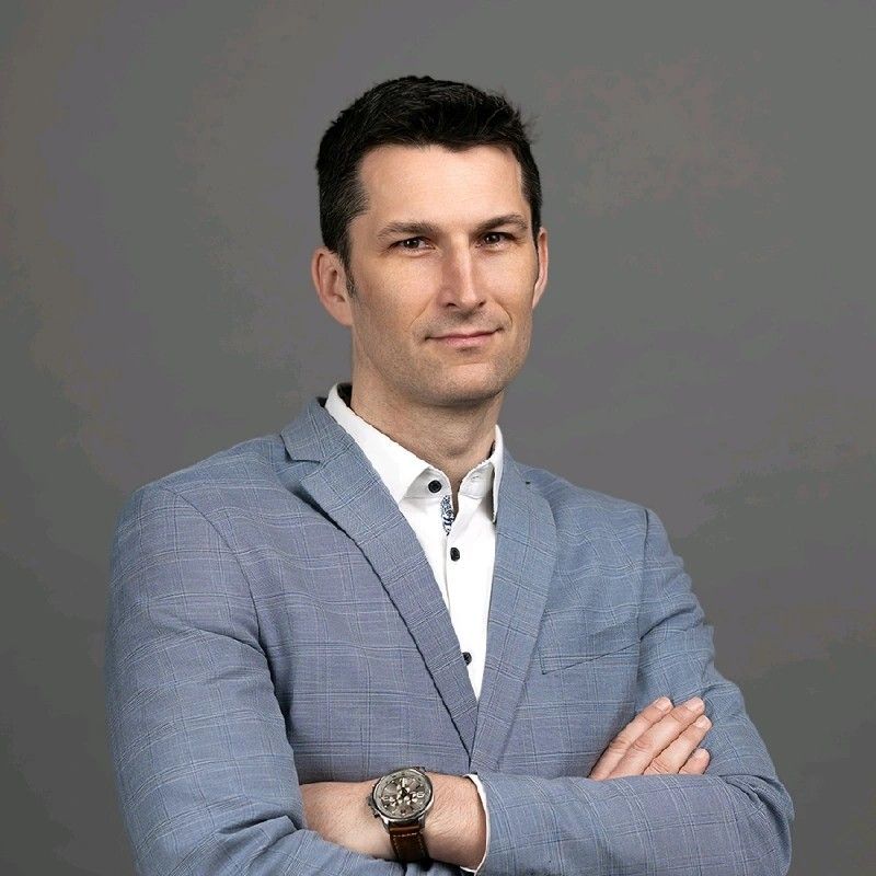 Milan Zvarik - Tatra banka