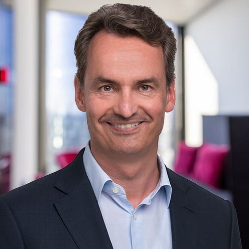 Dietmar Helms - Hogan Lovells
