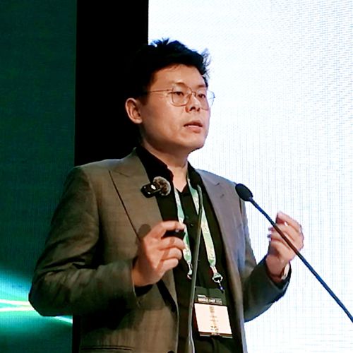 Speaker profile image for Lu Heng