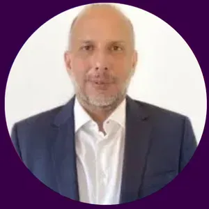 Headshot of Mauricio Traverso
