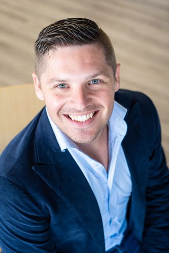 Adam Gibson - Baxtel