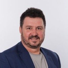 Speaker profile image for Nick Holshausen