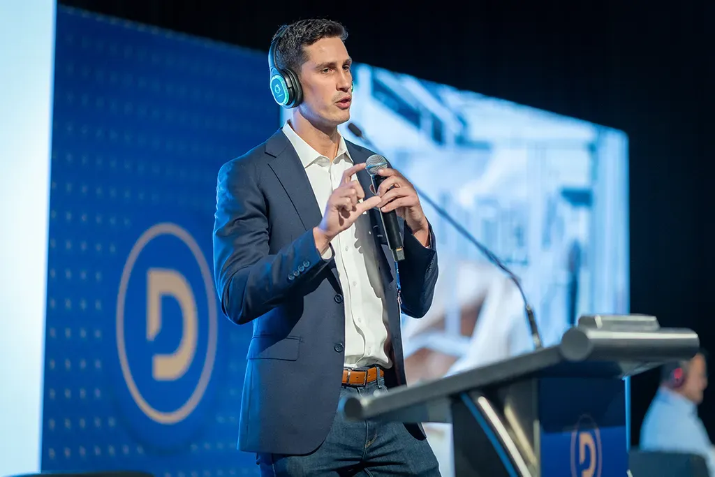 sponsor speaker at deliver event