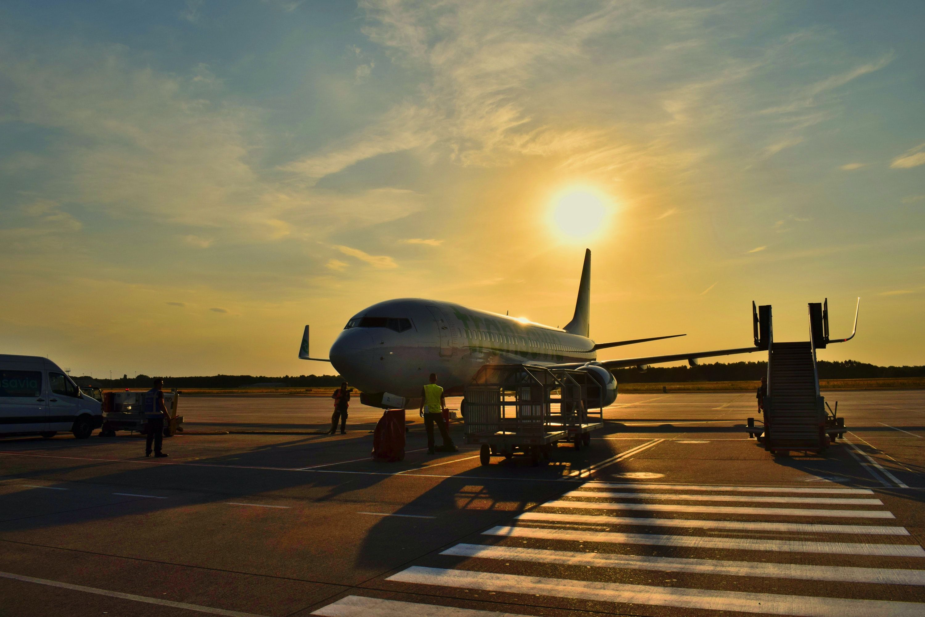 plane landing 