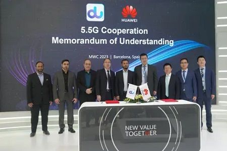 Du signs MoU on 5.5G cooperation with Huawei