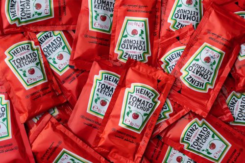 Kraft Heinz boosted by foodservice, emerging markets