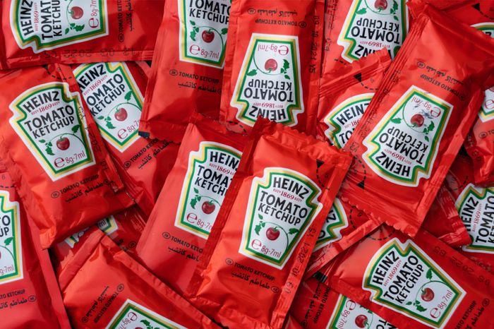 Kraft Heinz boosted by foodservice, emerging markets