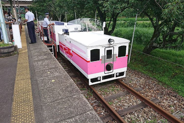 This Japanese Train Ditched Conventional Fuel and Now Runs on Leftover ...