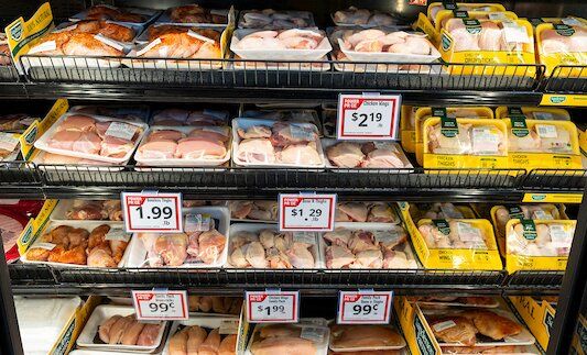 U.S. Poultry Market Shows Resilience Amid Cost and Health Pressures