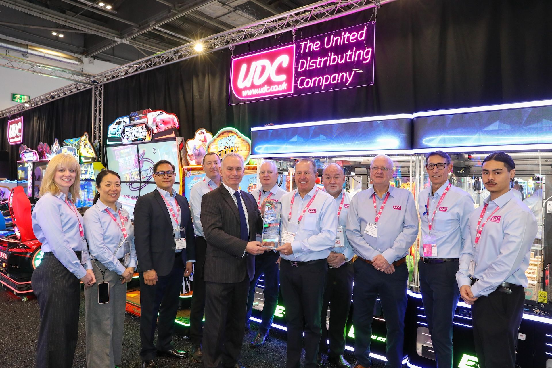 Derek Horwood – ‘A respected businessman and friend to many, whose life’s work brought pleasure to countless others. Fondly remembered by his family, colleagues, and community’