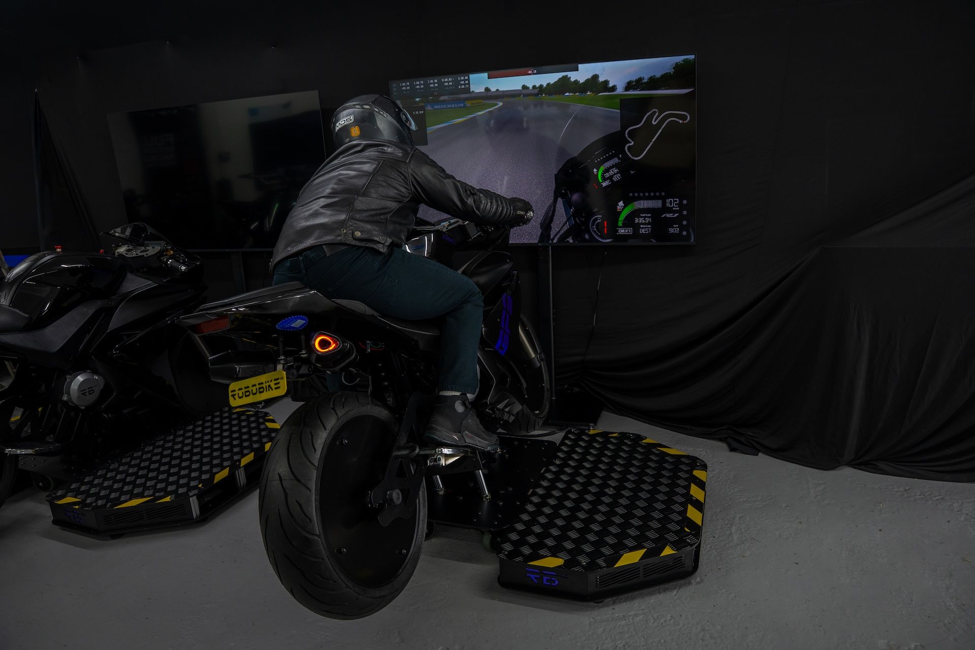 Robobike 4D-motion motorbike platform to make world debut at EAG Expo