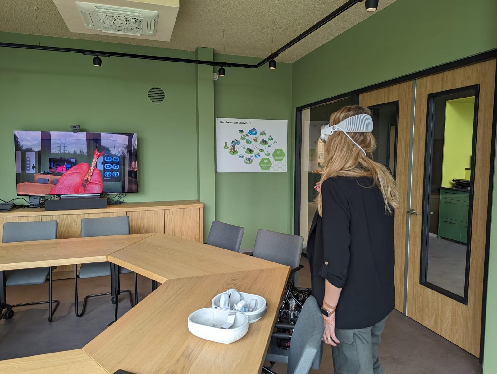 Benelux Debut: Experience the Apple Vision Pro at HR Tech Europe with 10x.Team!