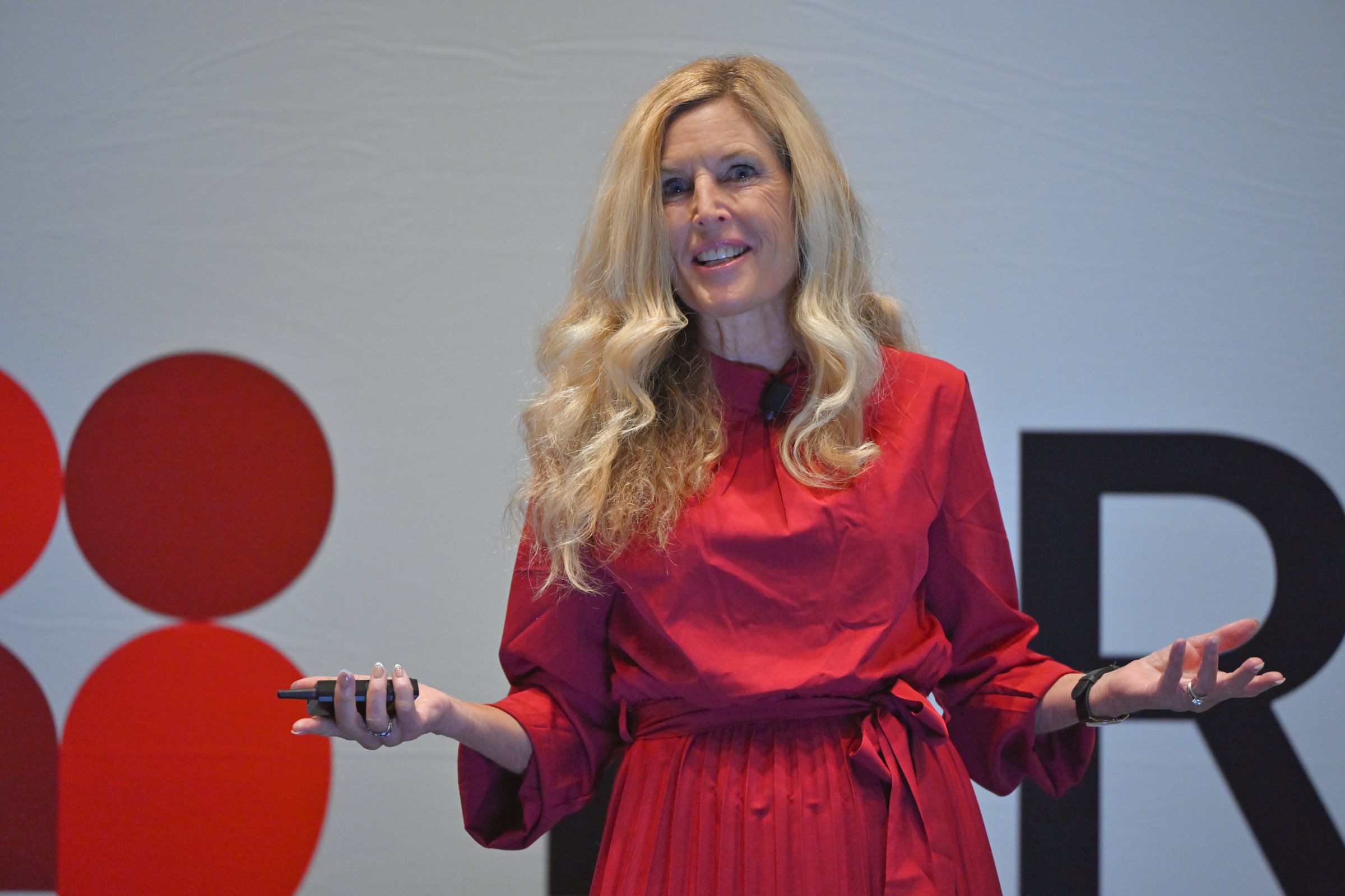 HR 2030 — The New Operating Model for an AI-Enabled HR Function