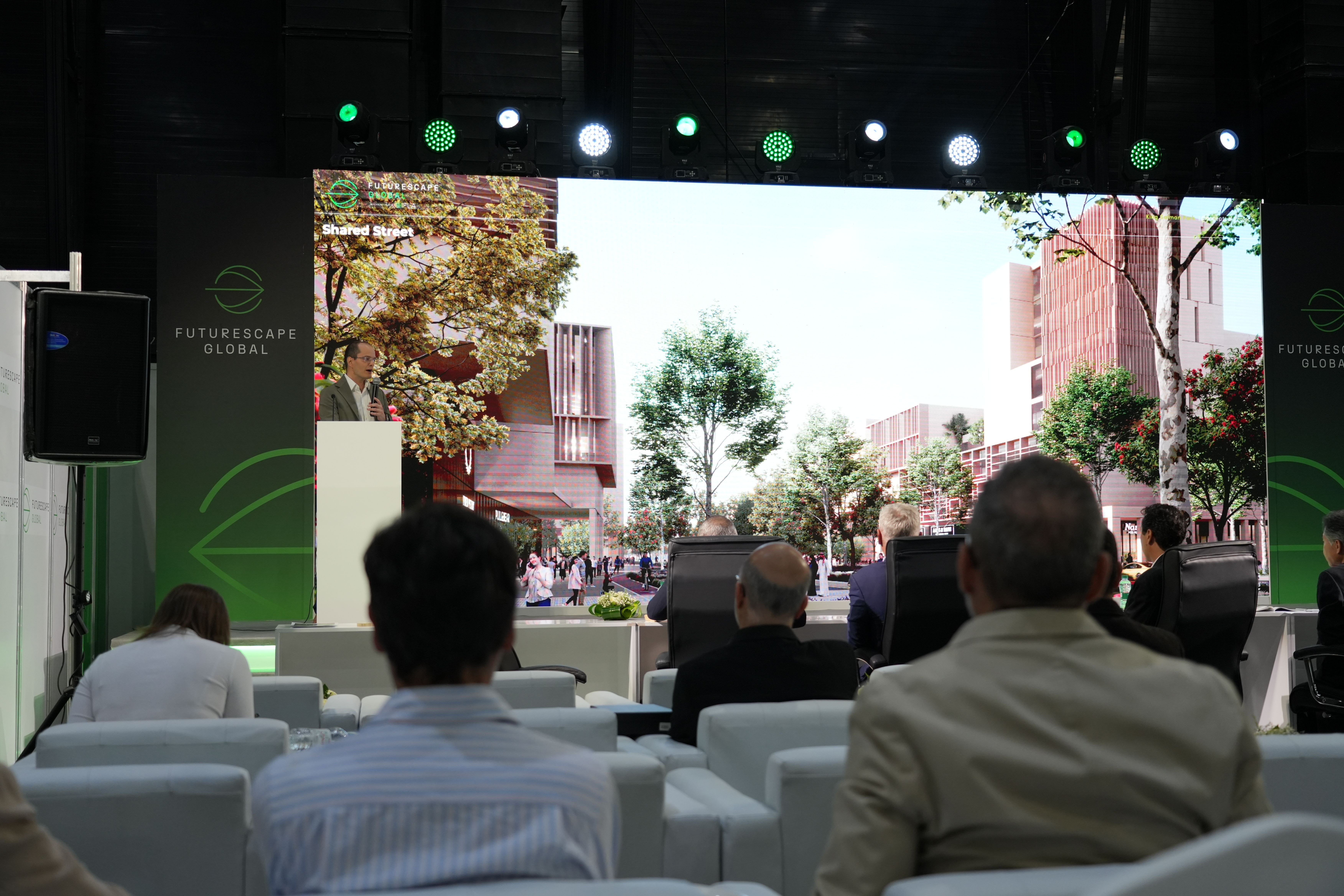 seminar stage