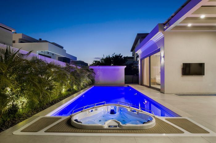 Yachtpool - The Award-winning inground pool. Built for those who seek the extraordinary.