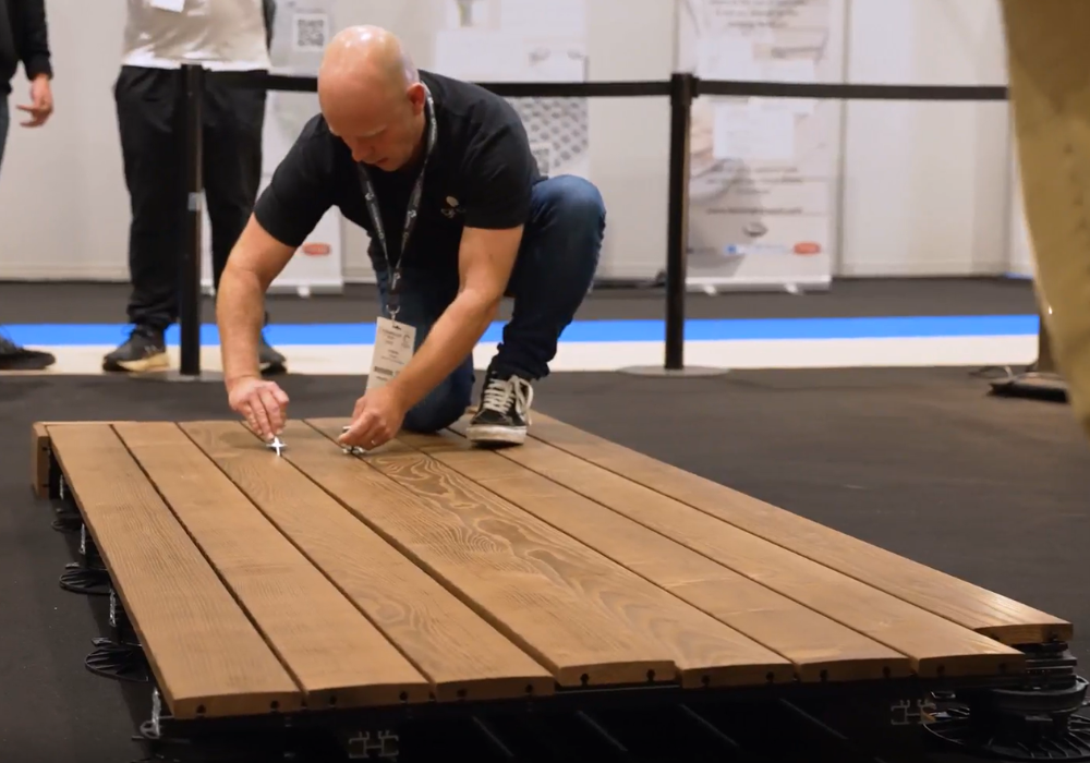 GET HANDS-ON AT THE DECKING HUB