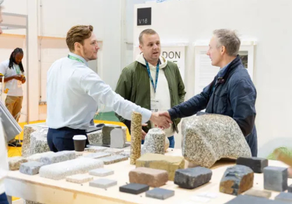 DISCOVER 100s OF EXHIBITORS