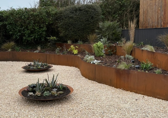 Straightcurve® - steel landscaping range