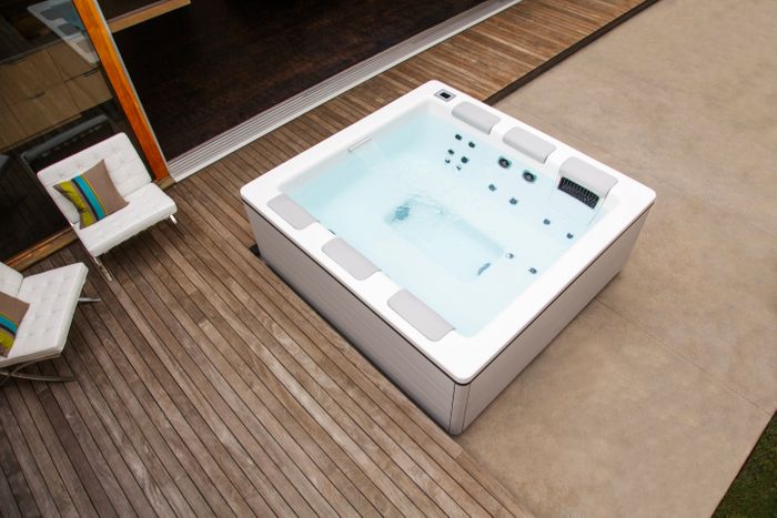 STIL™ by Bullfrog Spas®