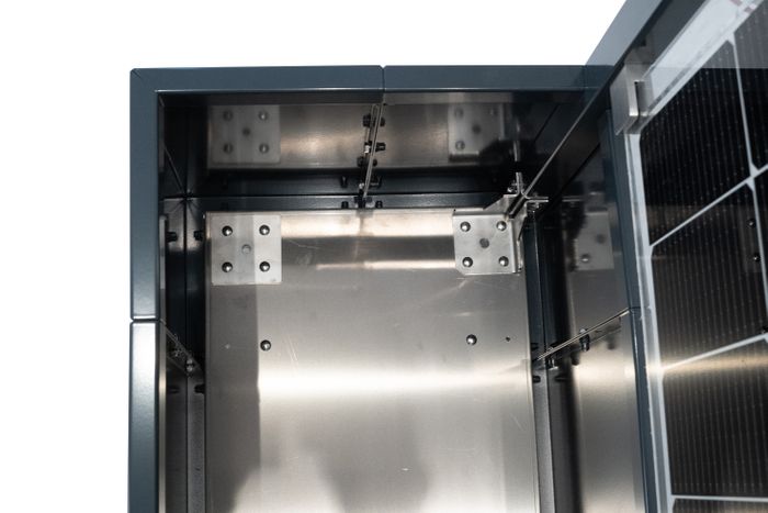 A privacy screen compatible with the energy transition