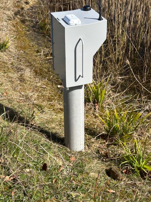 Trash and debris screen cameras