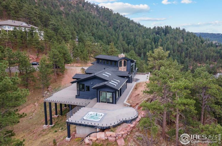Homes in the Woods with IG Railing 