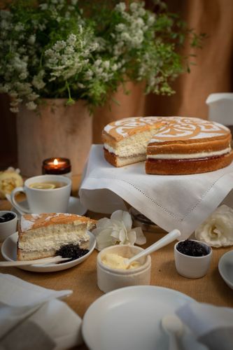 Victoria Sponge Cake 