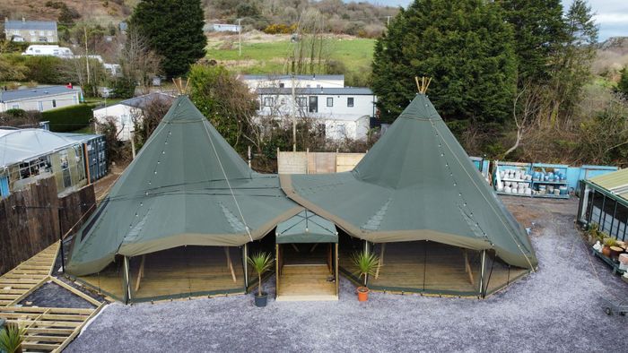 Double Big Hat Tipi