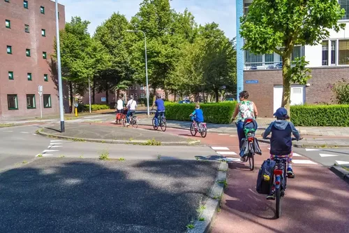 Cycling for a Sustainable Future: The Role of Infrastructure and Coloured Asphalt