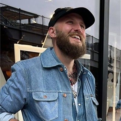 Hugo Harris - Beyond Retro LTD