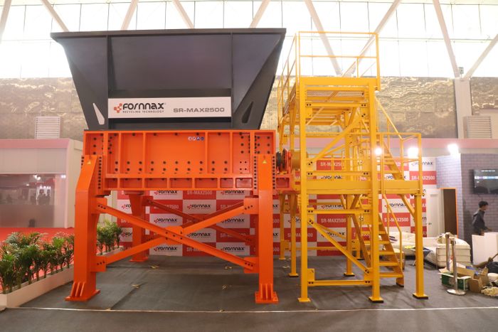 SR-MAX2500 MSW Shredder