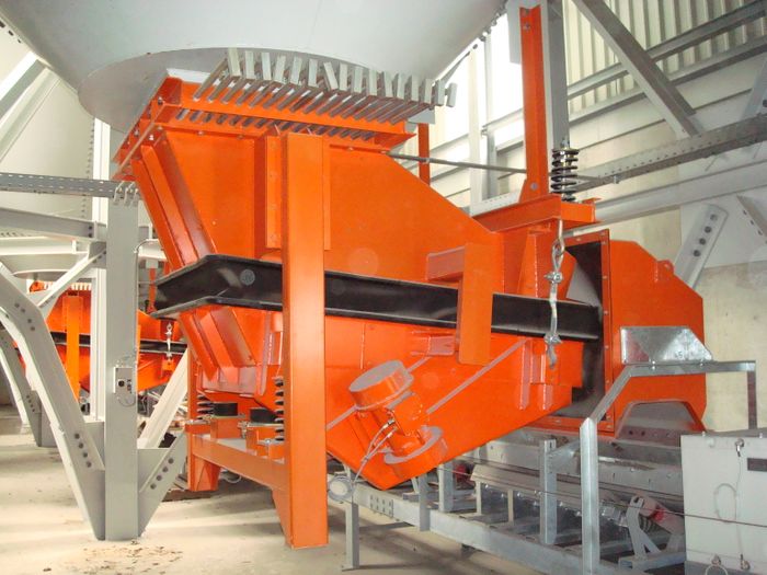 Vibrating Feeder and Tubular Feeder