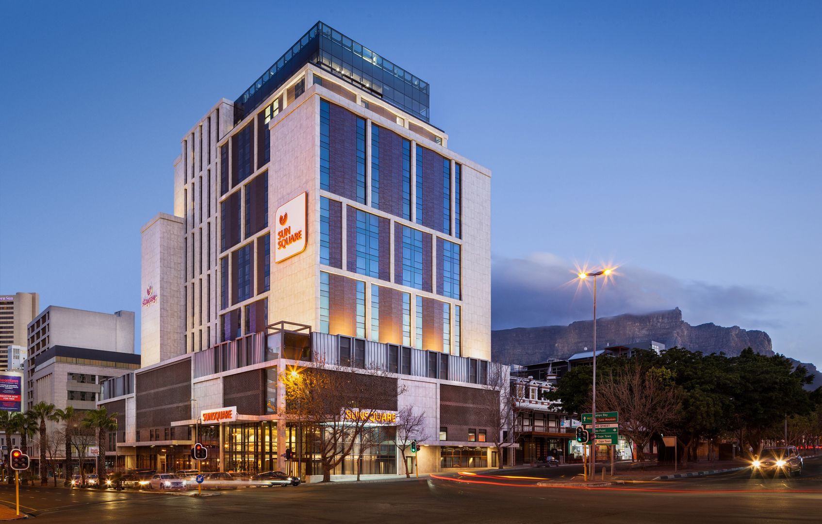 Situated in the heart of Cape Town’s most tourist-friendly precinct, the Southern Sun Waterfront hotel invites guests to experience the best of the city, great comfort, excellent amenities, and a warm welcome