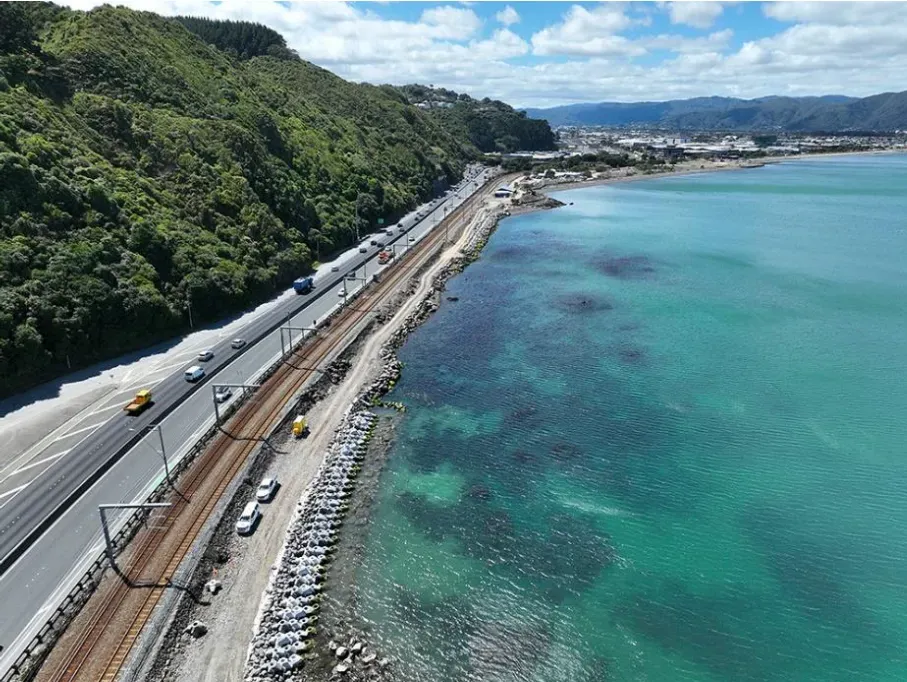Hutt Valley rail line and State Highway 2