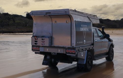 Tong Metal Camper