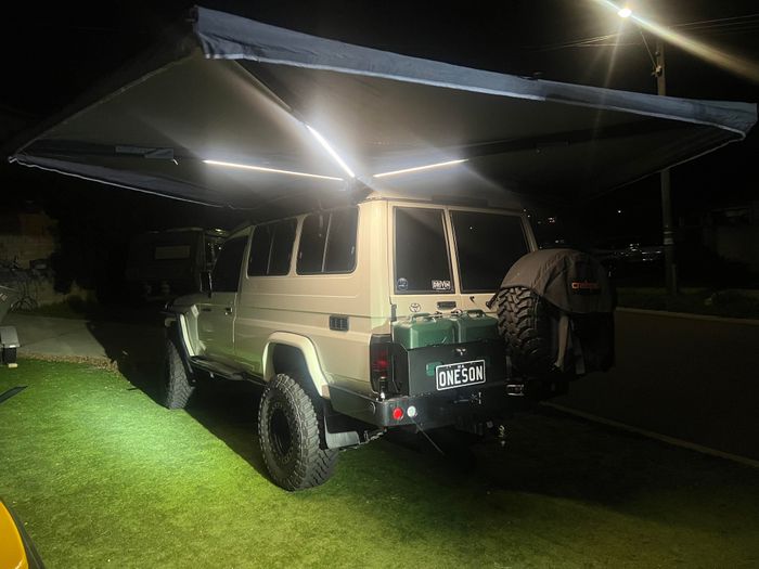 270/180 FREESTANDING AWNINGS