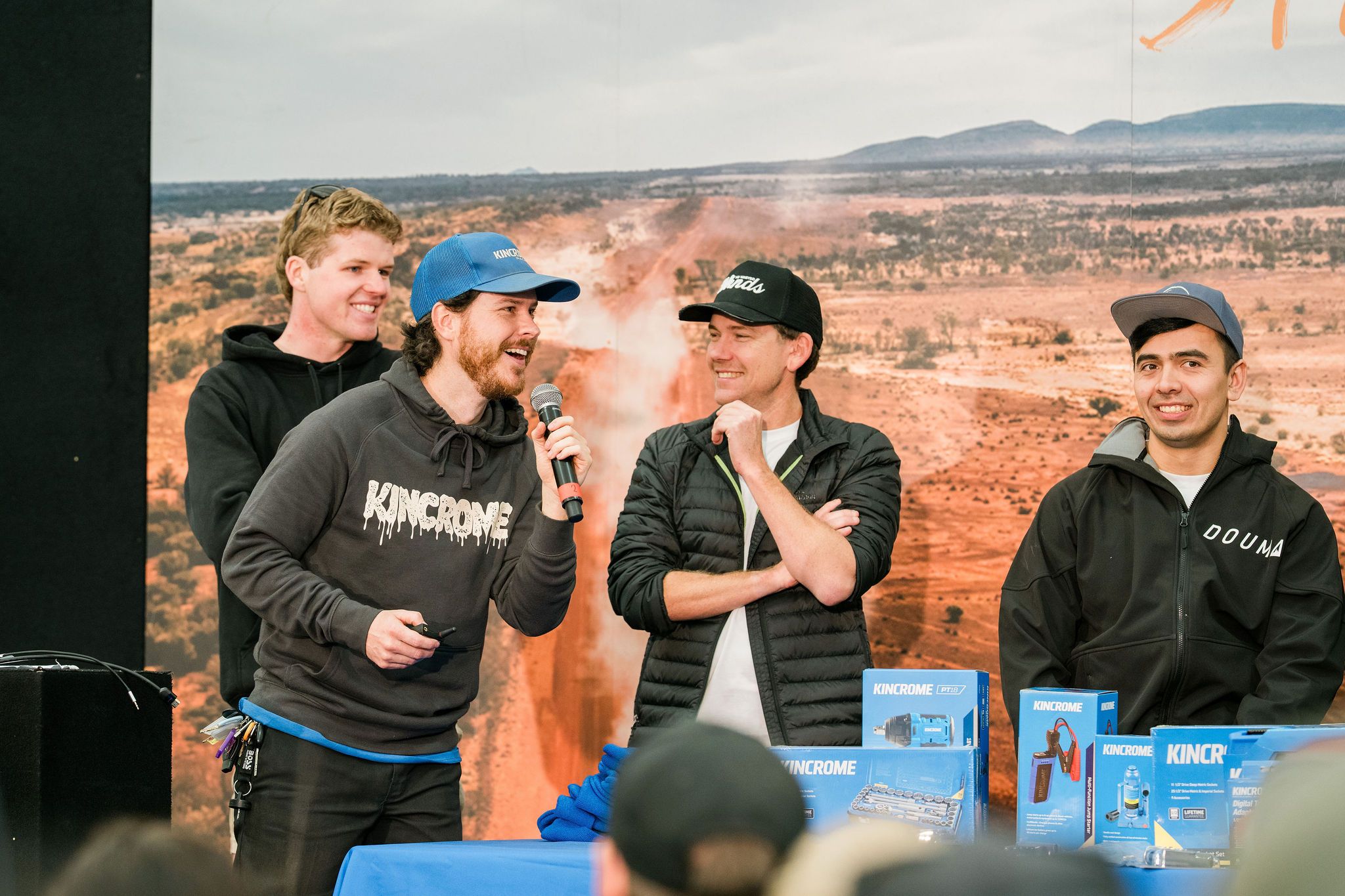 Kincrome Build Wars on Stage