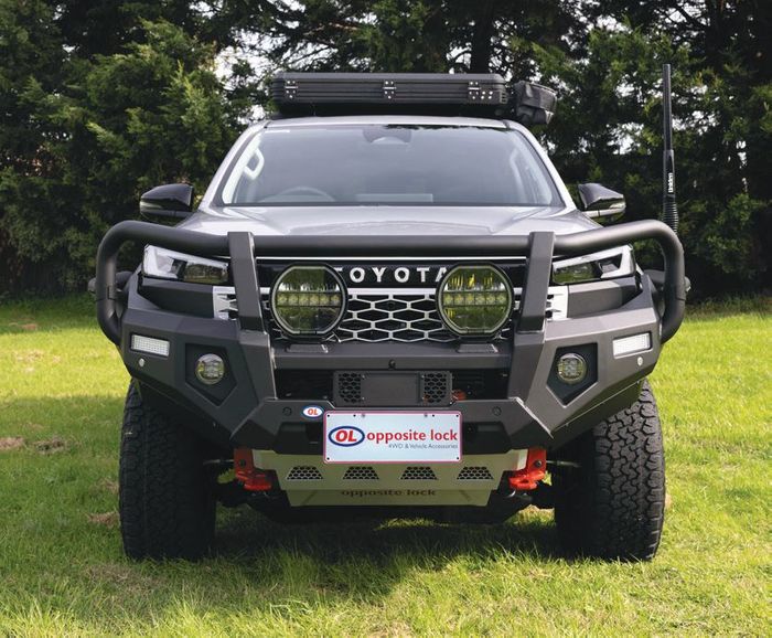 OL Bull Bar N90 Toyota Hilux Flyer