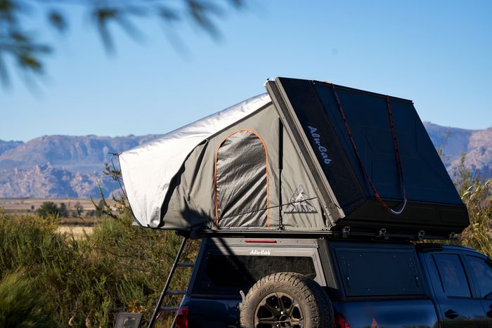 * RT-4S Family Rooftop Tent *