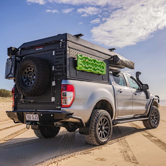 * Alu-Cab Canopy Camper *