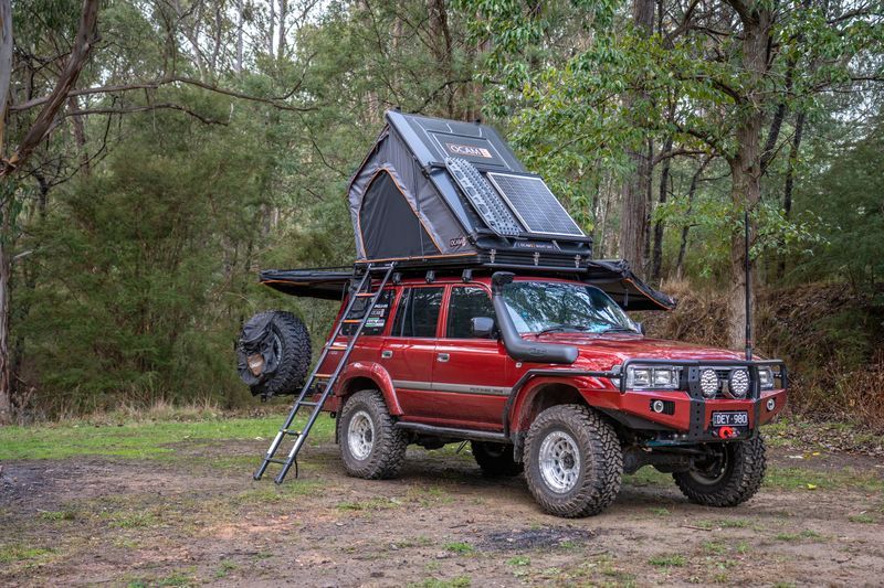 OCAM Night Sky 15 Aluminium Hardshell Deluxe Roof Top Tent Clam Shell Camping (2 Person)