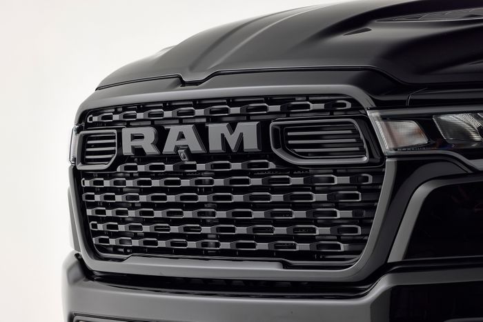 THE LEGEND RETURNS - RAM 1500 EXPRESS 4X4